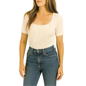 WOLFORD Ivory Plisse Scoop Neck Short Sleeve Form-Fitting Top M0851